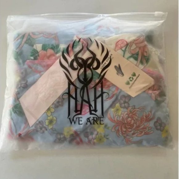 NWT WE‎ ARE HAH Gloves Off 1 Piece in Kyoto Kimono French Blue, Medium - Picture 5 of 7